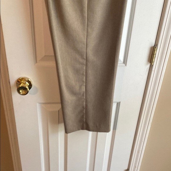 Alfred Dunner Tan Pant Size 14p Elastic Waistband -Tapered Legs & Front Pockets - Picture 6 of 8